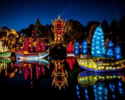 The garden also hosts a lantern festival at the Chinese garden which is also an admirable and must-see event in the park. The lanterns are made with h